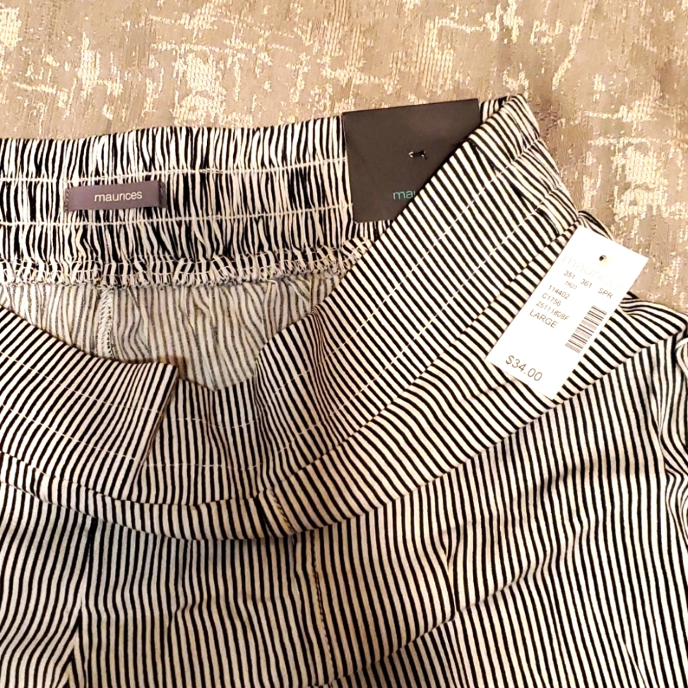 Black and white crop pants